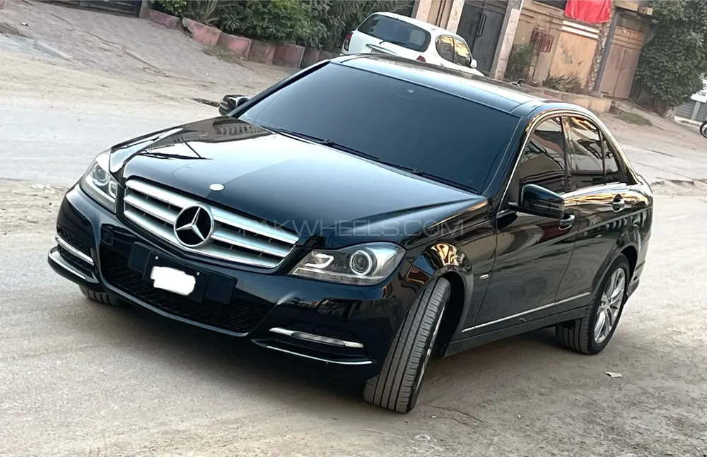 Mercedes Benz C Class 2012 for Sale in Karachi Image-1