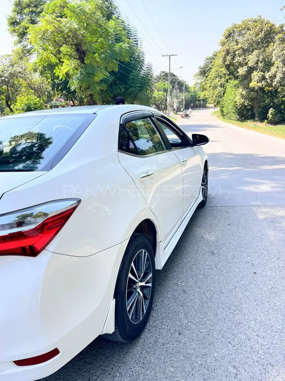 Toyota Corolla 2017 for Sale in Islamabad Image-1