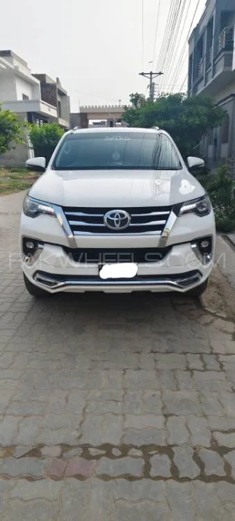 Toyota Fortuner 2018 for Sale in Faisalabad Image-1
