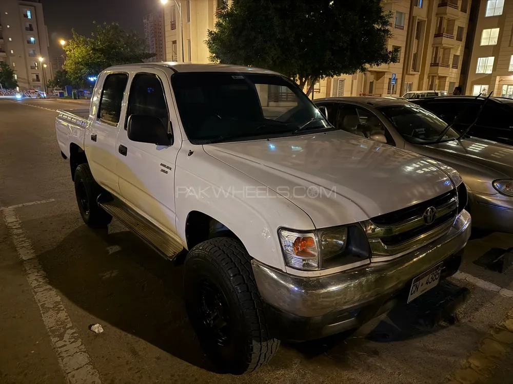 Toyota Hilux 2004 for Sale in Karachi Image-1