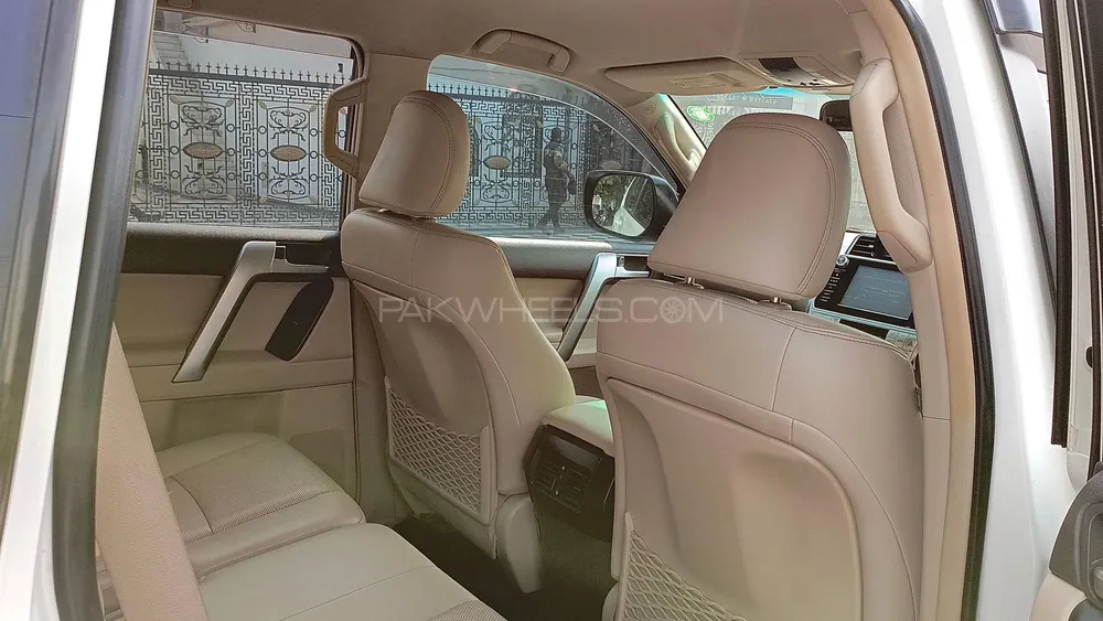 Toyota Prado 2011 for Sale in Lahore Toyota Prado 2011 for Sale in Lahore Image-17