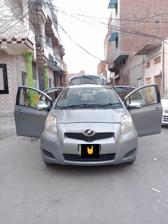 Toyota Vitz 2009 for Sale in Sargodha Image-1