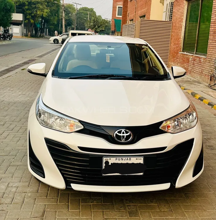 Toyota Yaris Sedan 2022 for Sale in Lahore Image-1