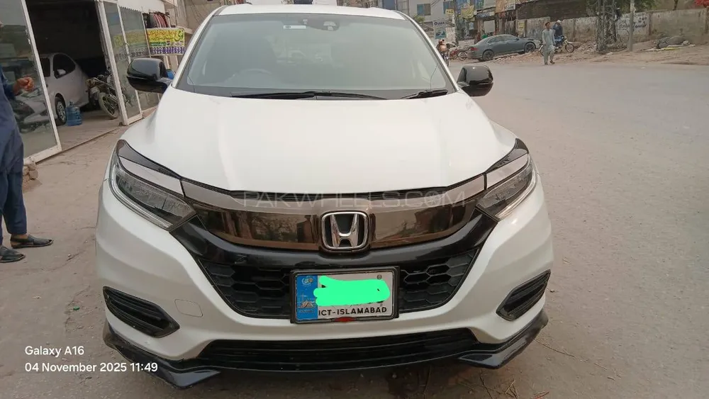 Honda Vezel 2017 for Sale in Rawalpindi Image-1