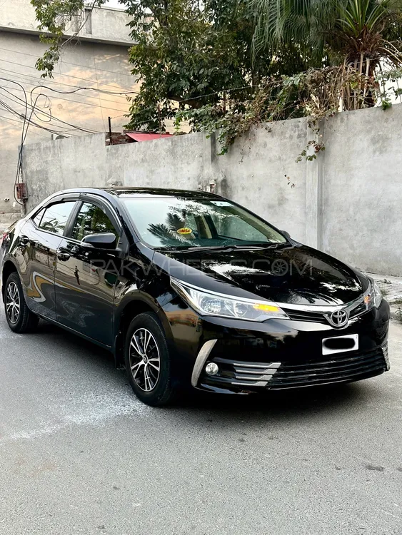 Toyota Corolla 2018 for Sale in Faisalabad Image-1