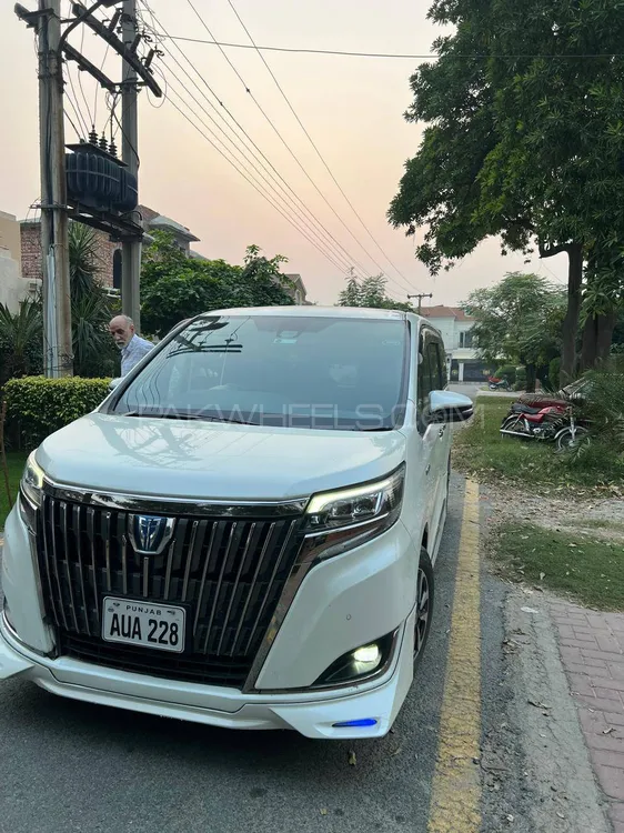 Toyota Esquire 2019 for Sale in Lahore Image-1