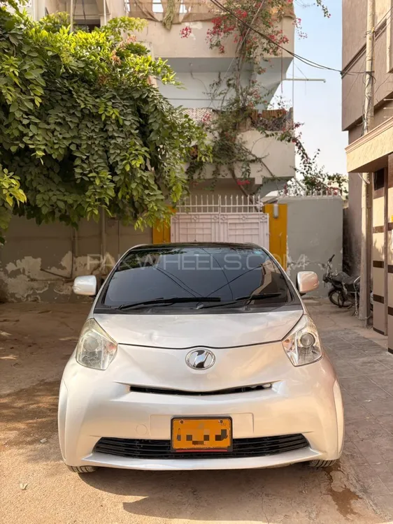 Toyota iQ 2009 for Sale in Karachi Image-1