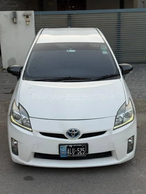 Toyota Prius 2015 for Sale in Islamabad Image-1