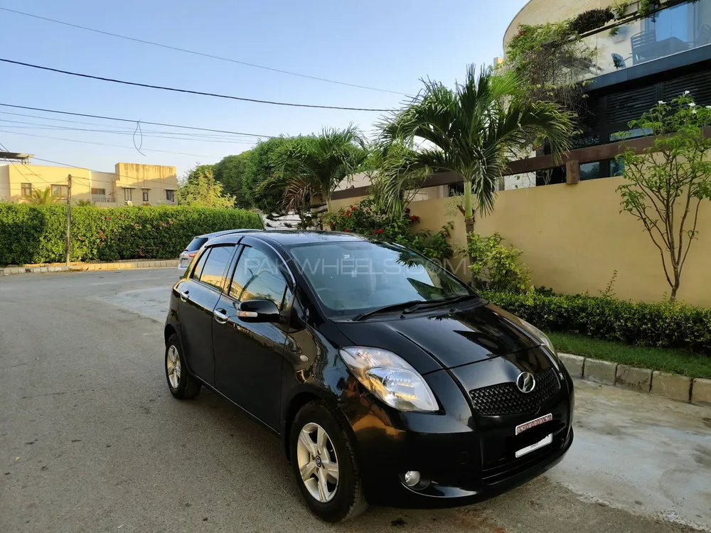 Toyota Vitz 2007 for Sale in Karachi Image-1