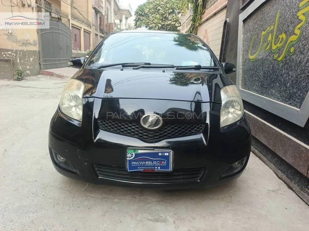 Toyota Vitz 2008 for Sale in Lahore Image-1