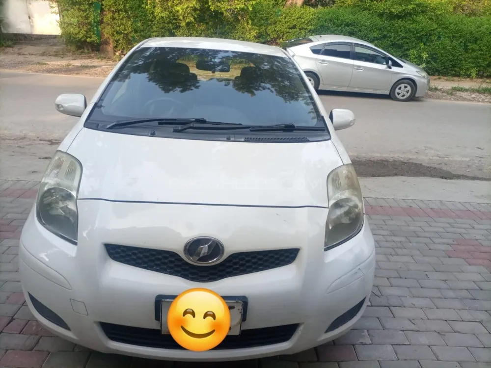 Toyota Vitz 2010 for Sale in Islamabad Image-1