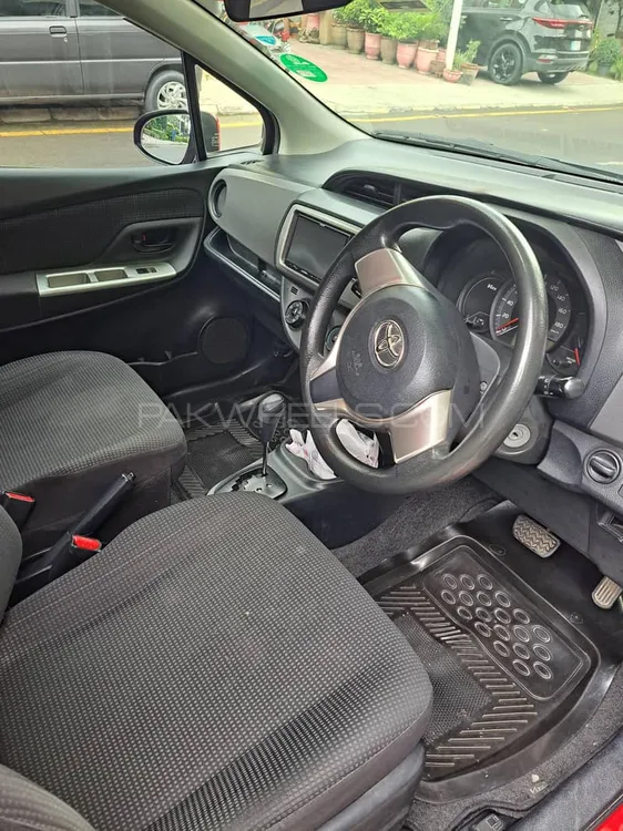 Toyota Vitz 2015 for Sale in Islamabad Image-1