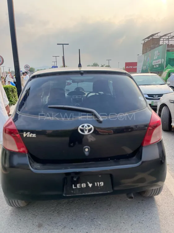 Toyota Vitz 2007 for Sale in Peshawar Image-1