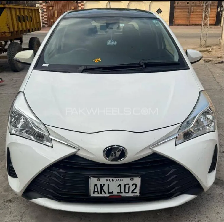 Toyota Vitz 2022 for Sale in Lahore Image-1