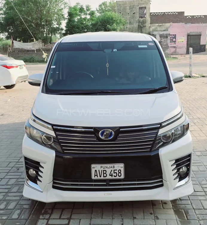 Toyota Voxy 2016 for Sale in Gujrat Image-1