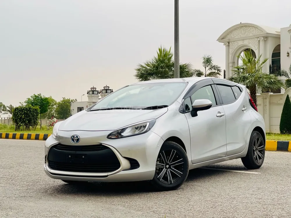 Toyota Aqua 2021 for Sale in Sialkot Image-1
