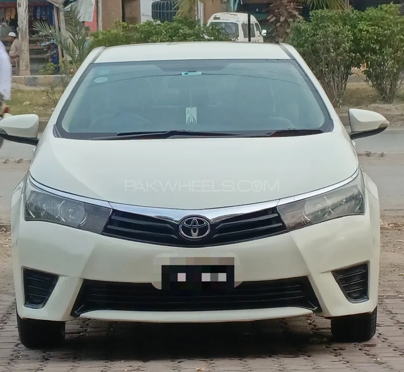 Toyota Corolla 2017 for Sale in Nowshera Image-1