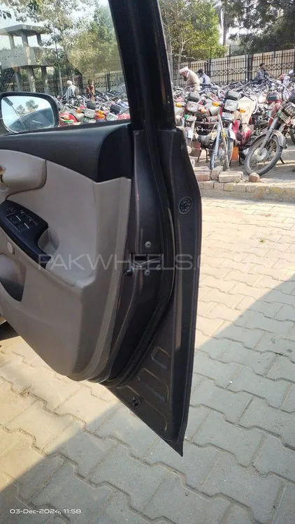 Toyota Corolla 2012 for Sale in Faisalabad Image-1