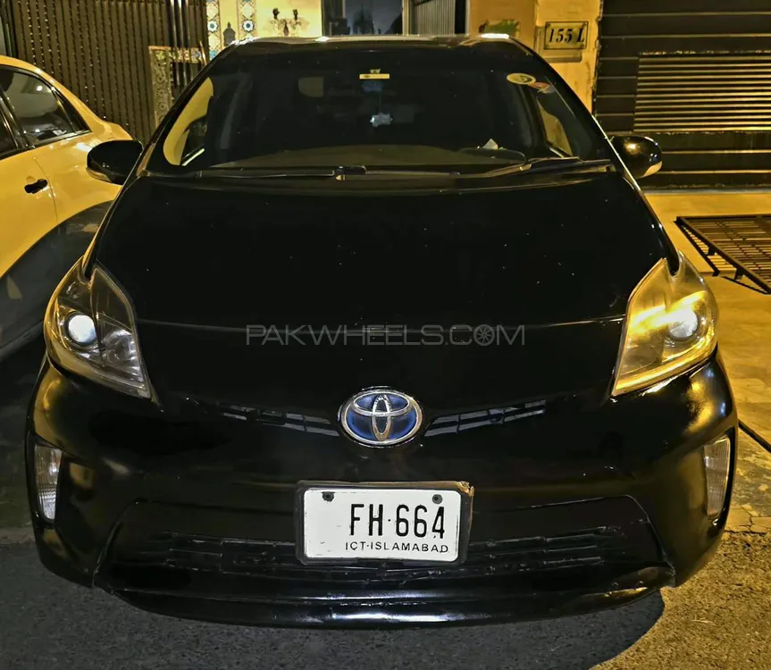 Toyota Prius 2012 for Sale in Lahore Image-1