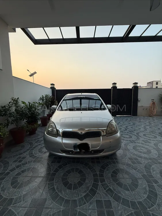Toyota Vitz 2000 for Sale in Peshawar Image-1