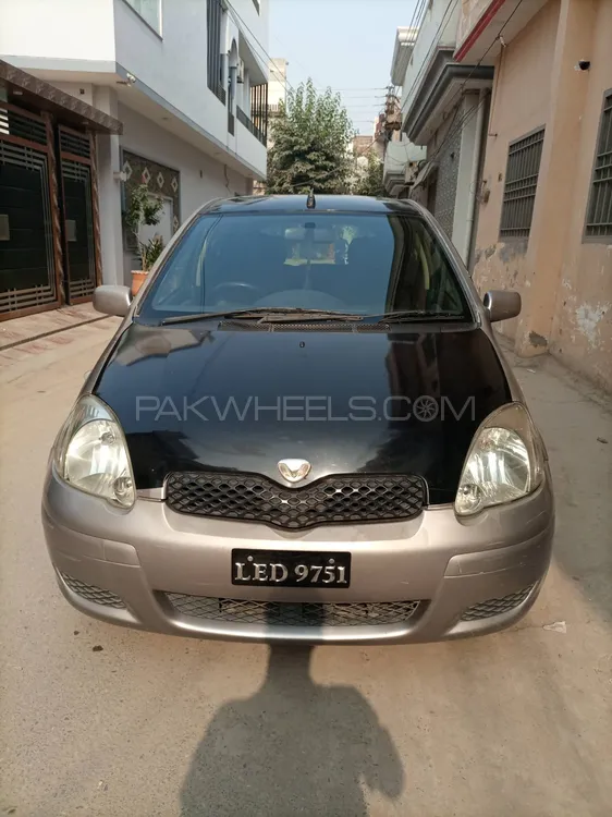 Toyota Vitz 2003 for Sale in Multan Image-1