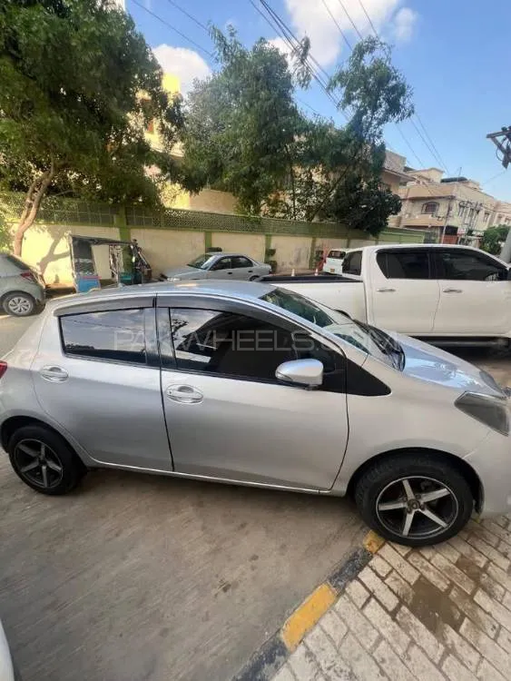 Toyota Vitz 2014 for Sale in Karachi Image-1