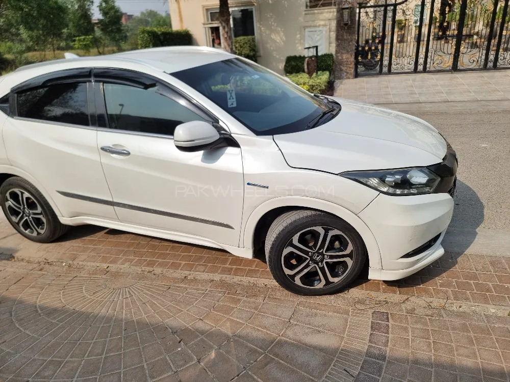 Honda Vezel 2015 for Sale in Lahore Image-1