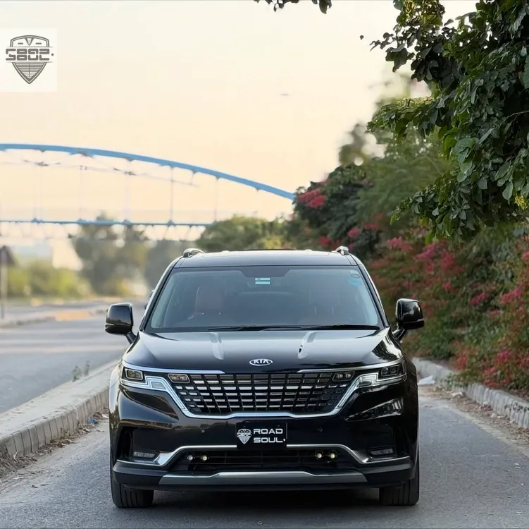 KIA Carnival 2021 for Sale in Lahore Image-1