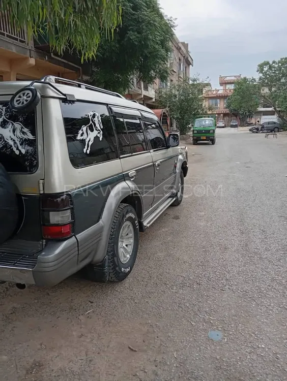 مٹسوبیشی پجیرو 1990 for Sale in اسلام آباد Image-1