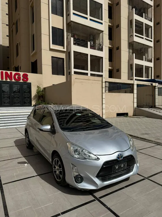 Toyota Aqua 2015 for Sale in Karachi Image-1
