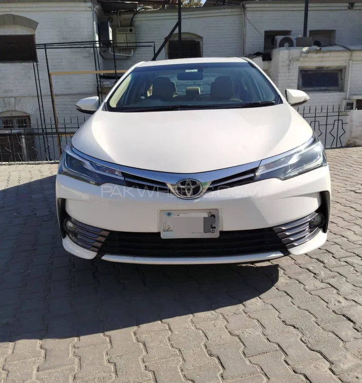 Toyota Corolla 2018 for Sale in Peshawar Image-1