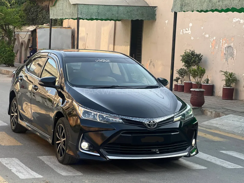 Toyota Corolla 2015 for Sale in Faisalabad Image-1