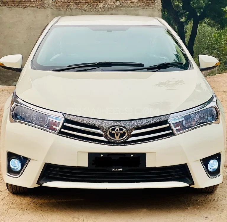Toyota Corolla 2015 for Sale in Peshawar Image-1