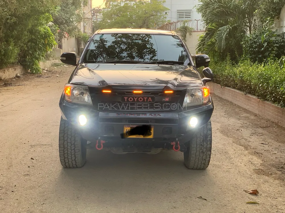 Toyota Hilux 2009 for Sale in Karachi Image-1