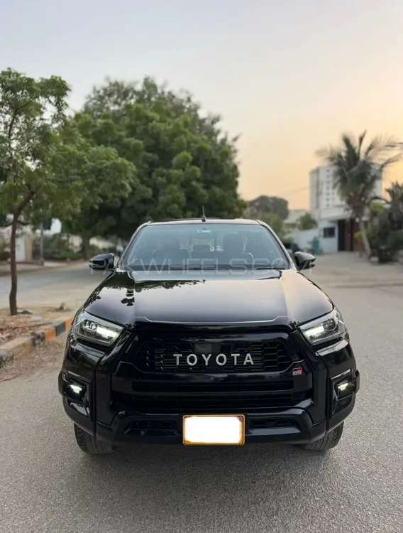Toyota Hilux 2024 for Sale in Karachi Image-1