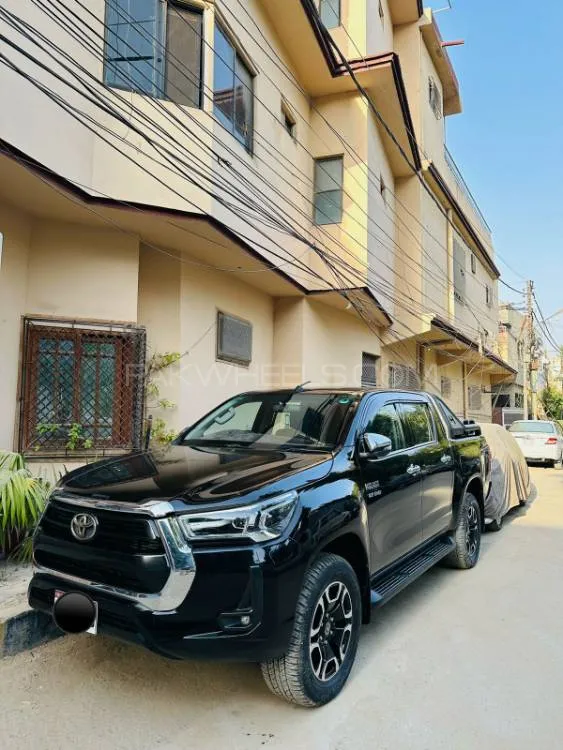 Toyota Hilux 2021 for Sale in Karachi Image-1
