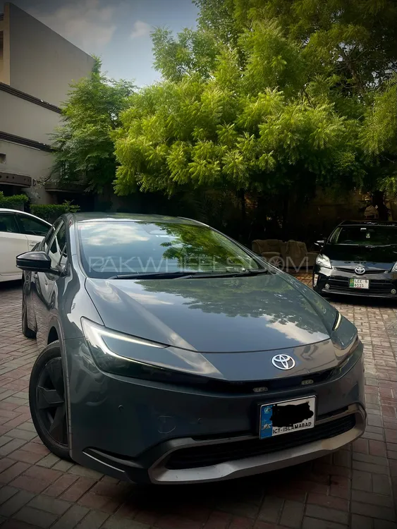 Toyota Prius 2023 for Sale in Faisalabad Image-1