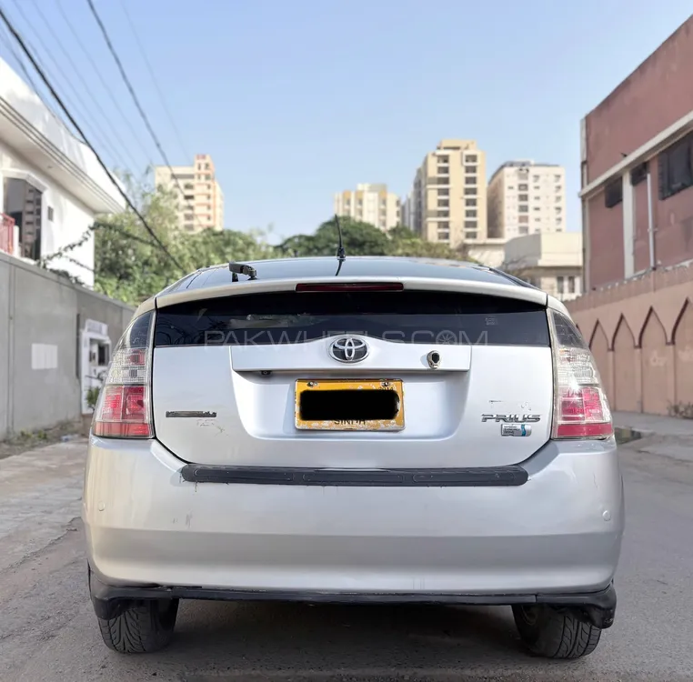 Toyota Prius 2010 for Sale in Karachi Image-1