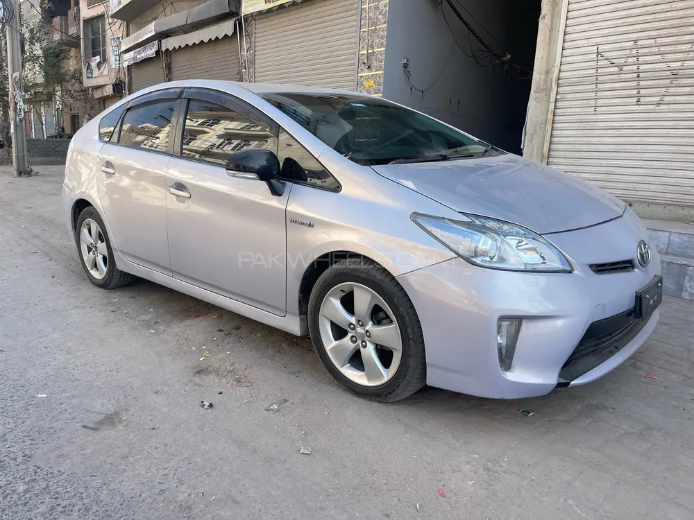 Toyota Prius 2013 for Sale in Gujranwala Image-1