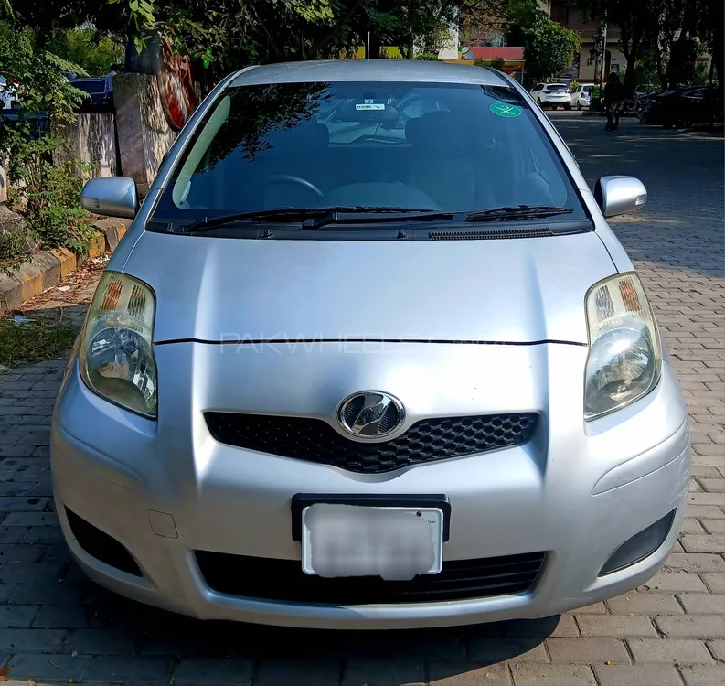 Toyota Vitz 2010 for Sale in Islamabad Image-1