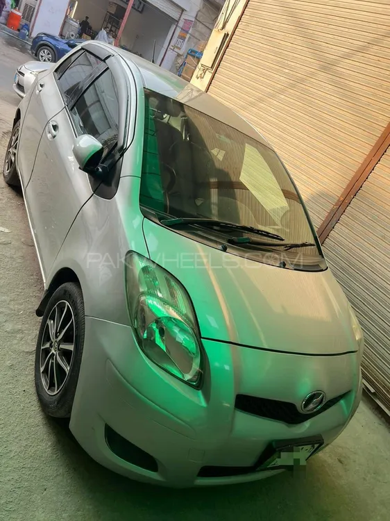 Toyota Vitz 2012 for Sale in Faisalabad Image-1