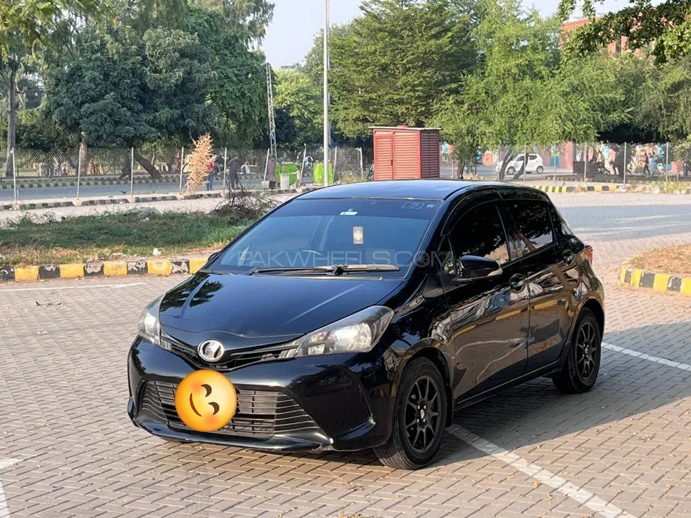 Toyota Vitz 2015 for Sale in Lahore Image-1