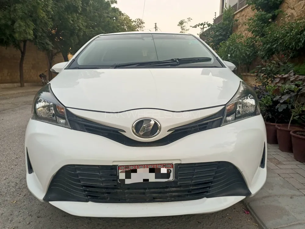 Toyota Vitz 2016 for Sale in Karachi Image-1