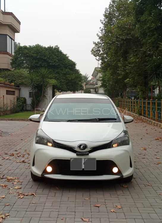 Toyota Vitz 2016 for Sale in Islamabad Image-1