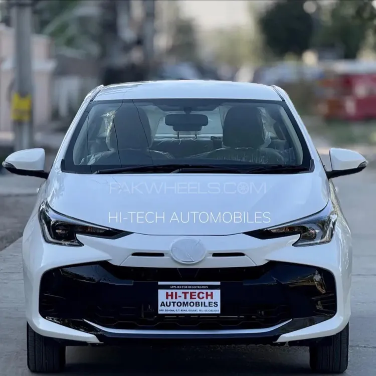 ٹویوٹا یارس سیڈان 2025 for Sale in مریدکے Image-1