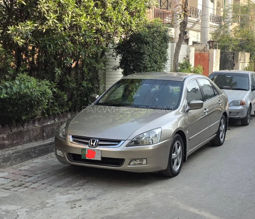 Honda Accord 2005 for Sale in Lahore Image-1