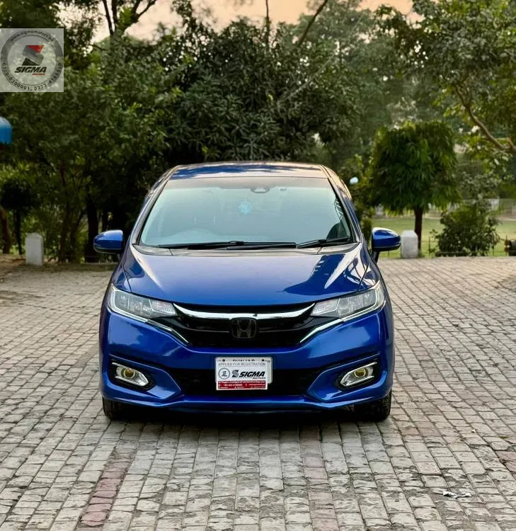 Honda Fit 2018 for Sale in Lahore Image-1