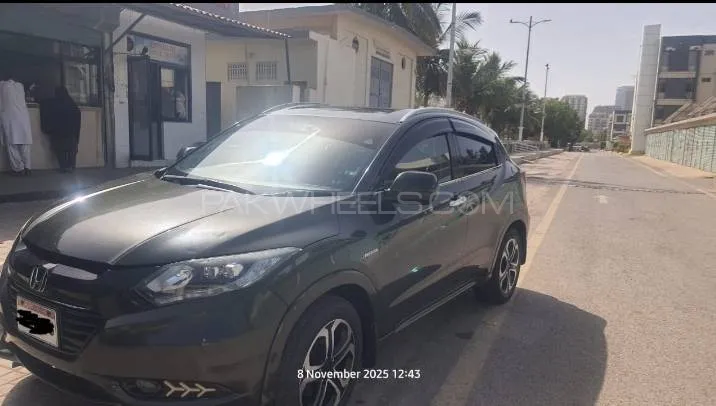 Honda Vezel 2014 for Sale in Karachi Image-1