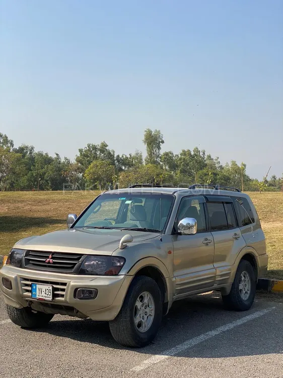 Mitsubishi Pajero 2002 for Sale in Islamabad Image-1