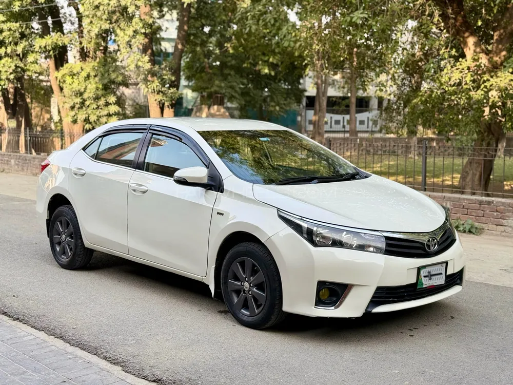 Toyota Corolla 2014 for Sale in Lahore Image-1